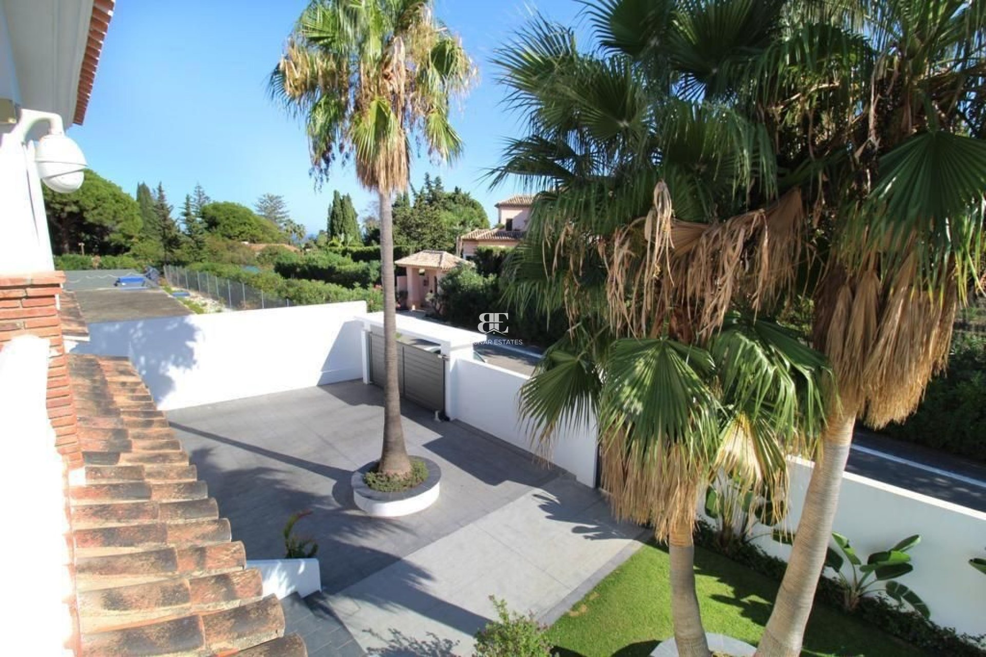 Resale - Villa -
Marbella - Nueva Andalucía