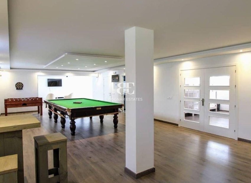 Resale - Villa -
Marbella - Nueva Andalucía