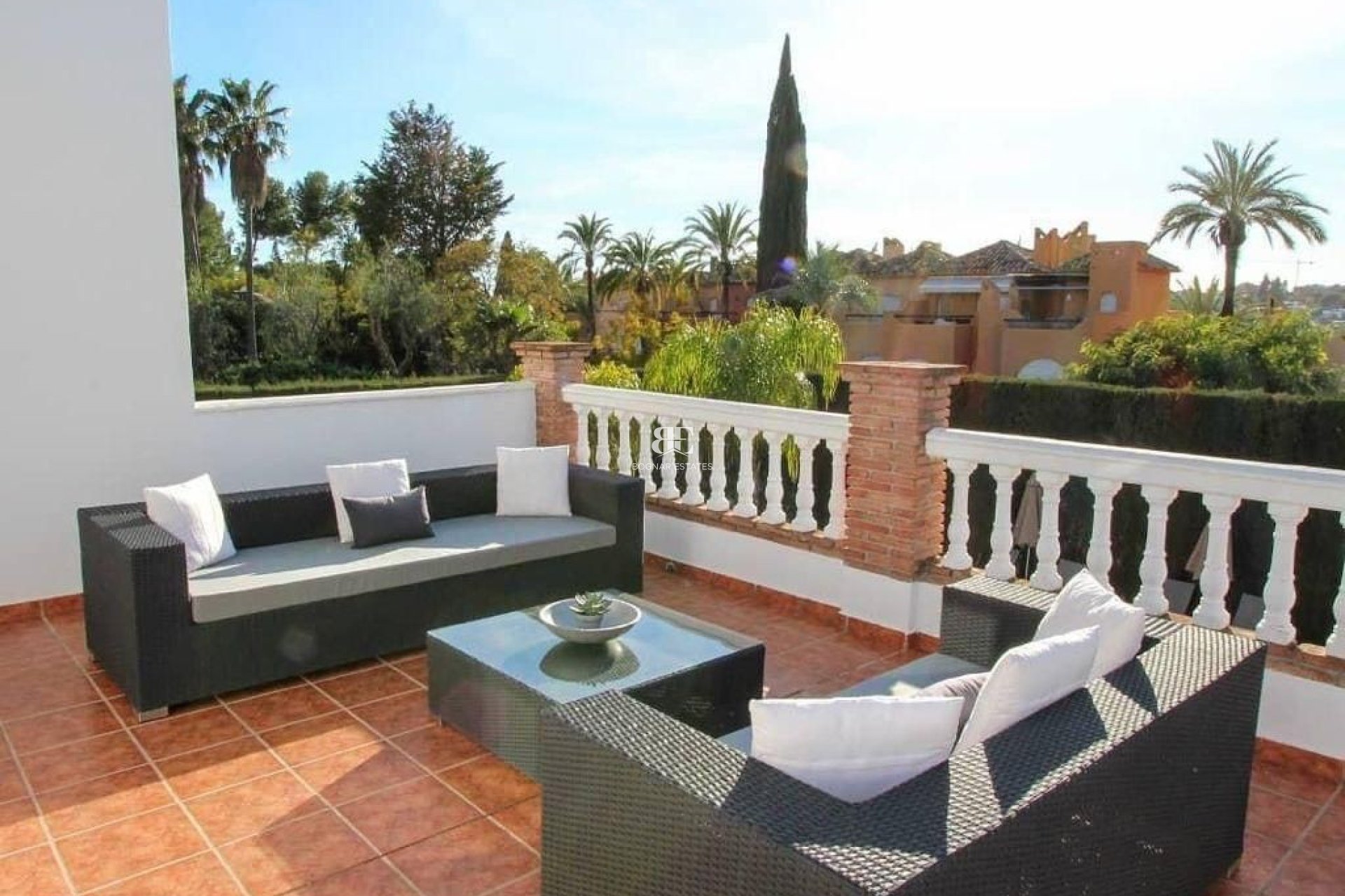 Resale - Villa -
Marbella - Nueva Andalucía