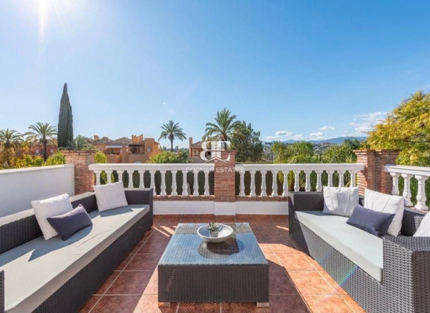 Resale - Villa -
Marbella - Nueva Andalucía