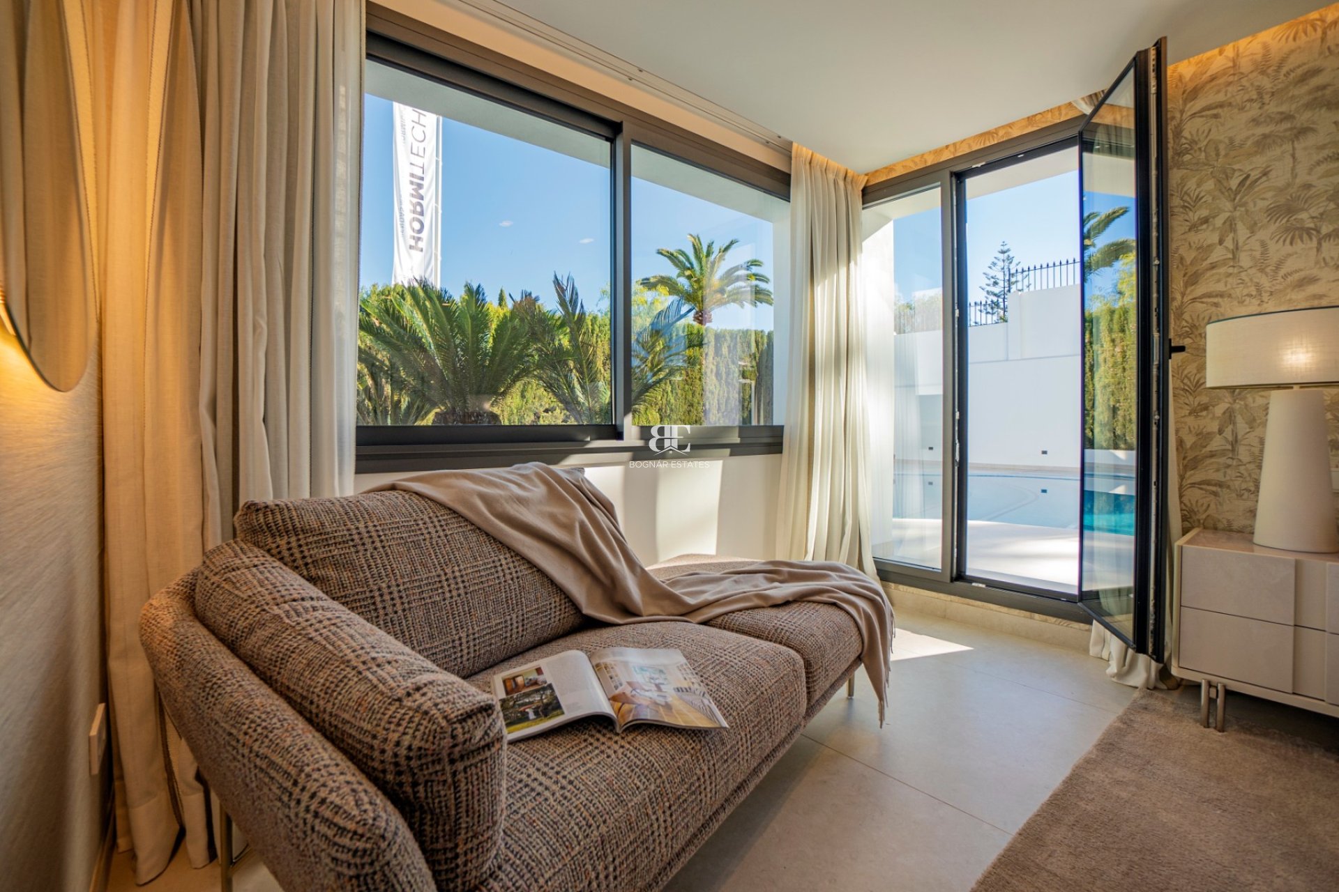 Resale - Villa -
Marbella - Nueva Andalucía