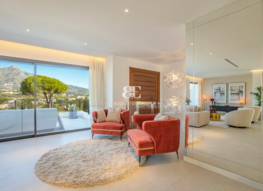Resale - Villa -
Marbella - Nueva Andalucía