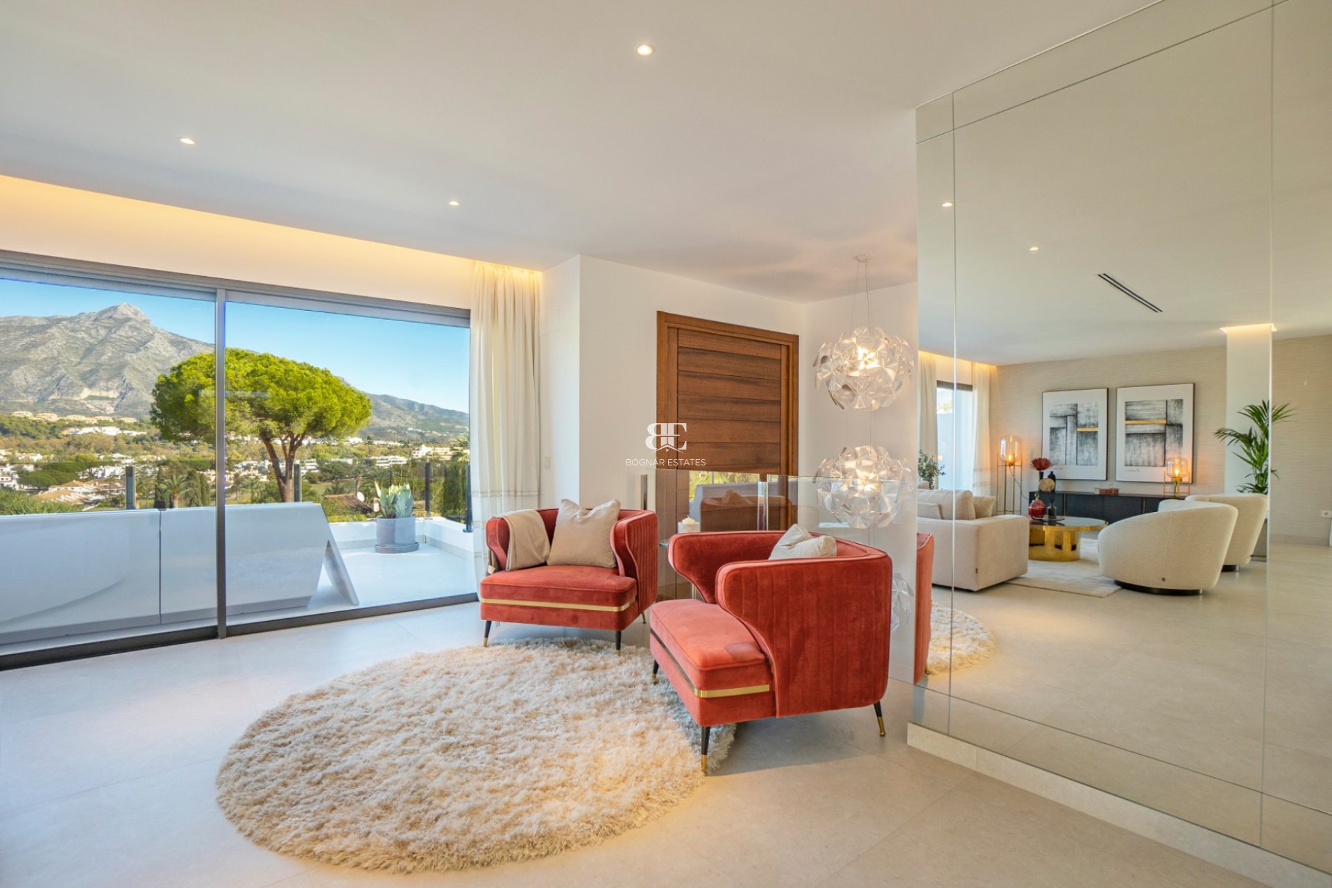 Resale - Villa -
Marbella - Nueva Andalucía