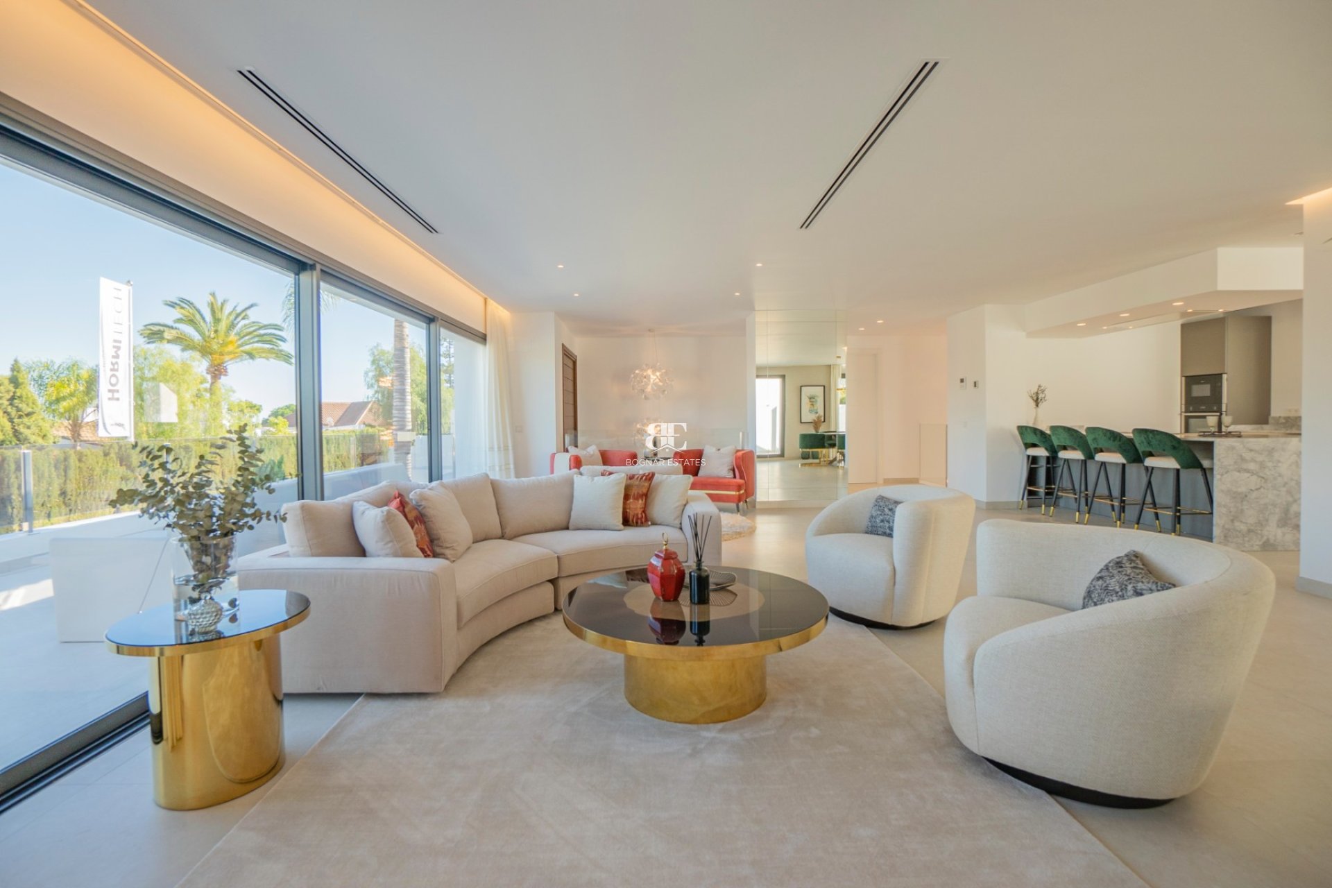 Resale - Villa -
Marbella - Nueva Andalucía