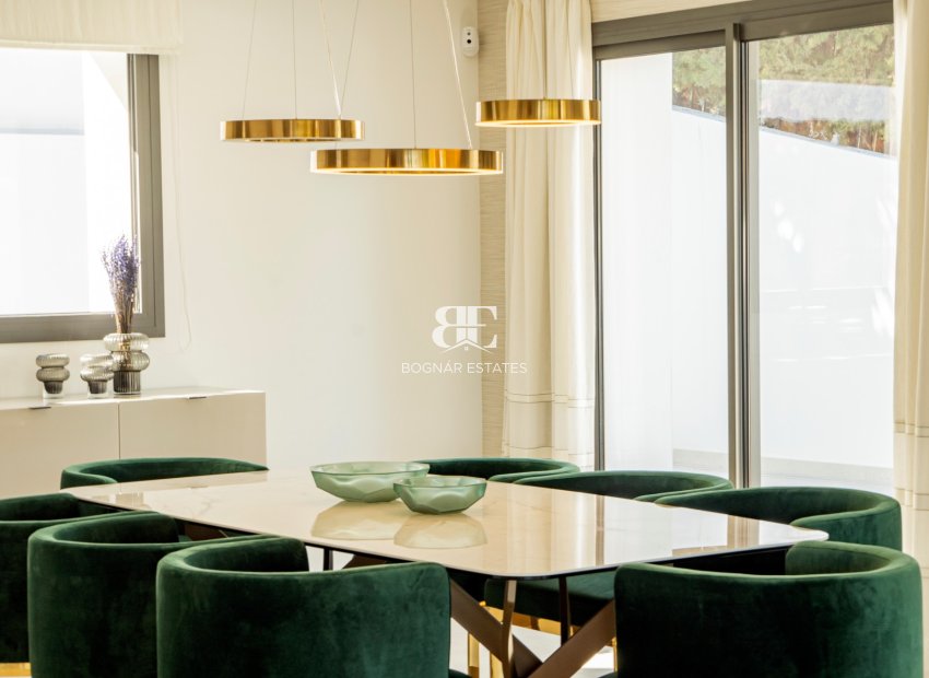 Resale - Villa -
Marbella - Nueva Andalucía