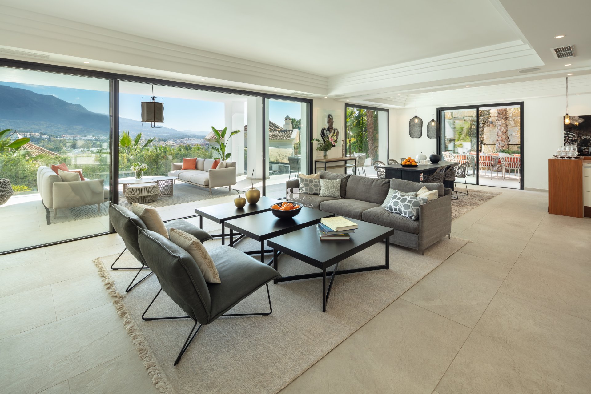 Resale - Villa -
Marbella - Nueva Andalucía