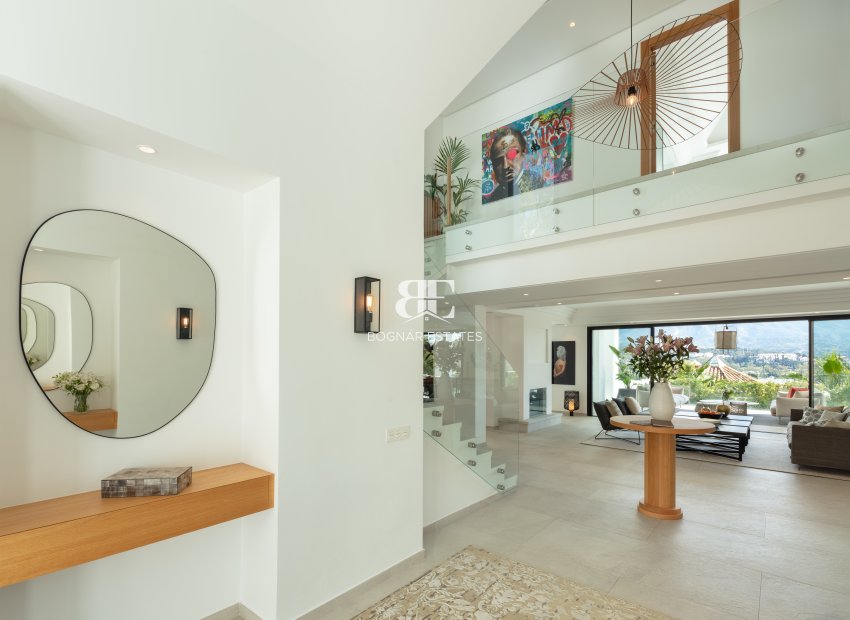 Resale - Villa -
Marbella - Nueva Andalucía