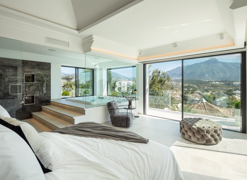 Resale - Villa -
Marbella - Nueva Andalucía