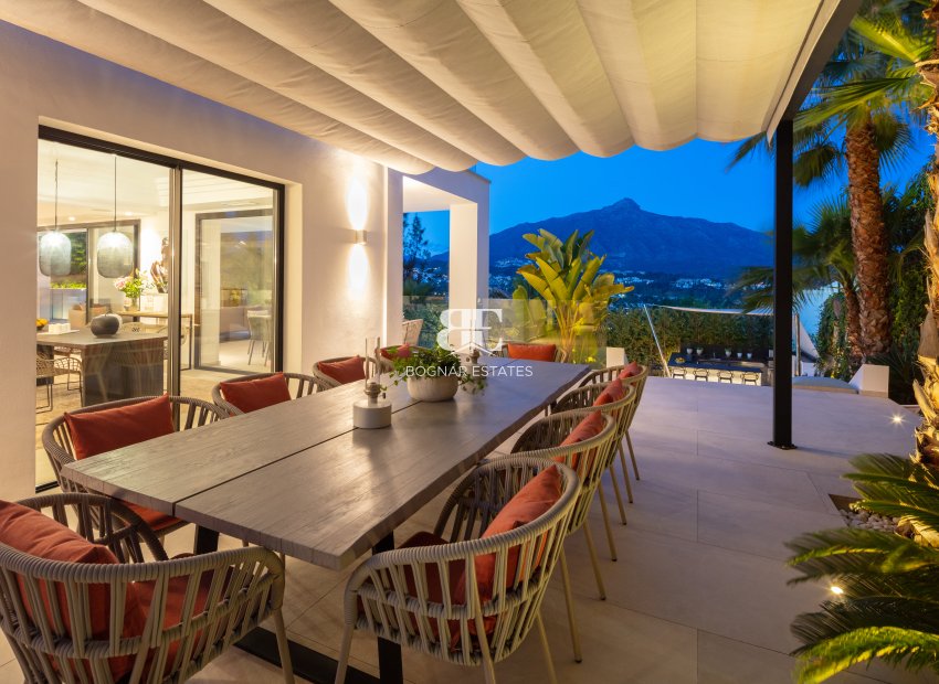 Resale - Villa -
Marbella - Nueva Andalucía