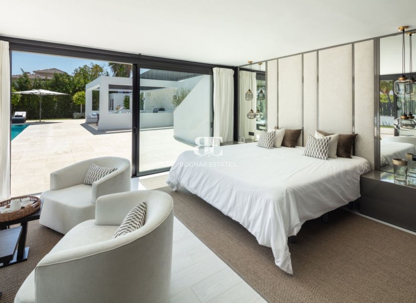 Resale - Villa -
Marbella - Nueva Andalucía