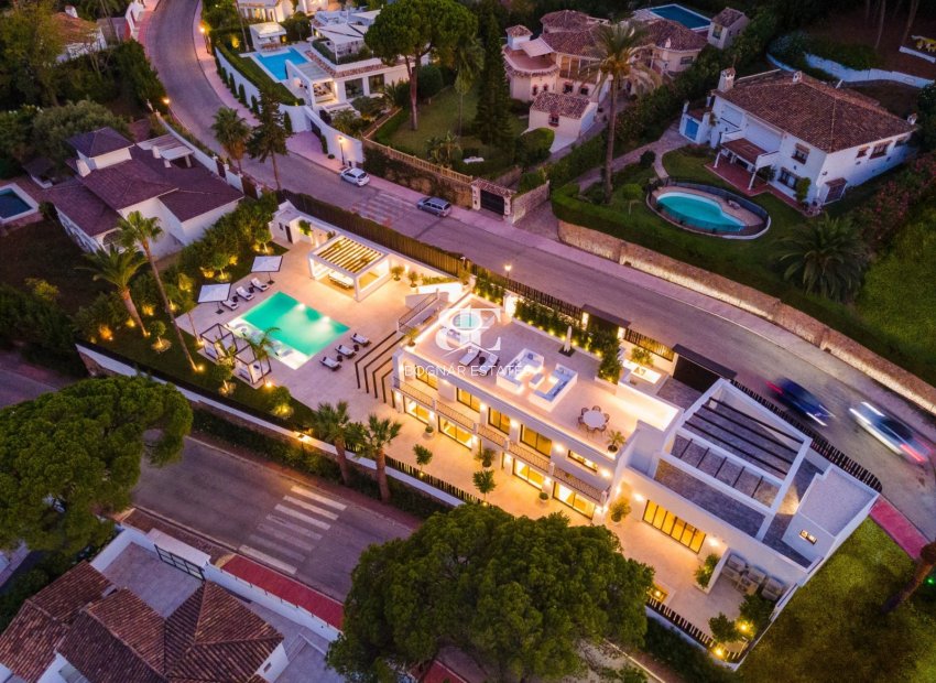 Resale - Villa -
Marbella - Nueva Andalucía