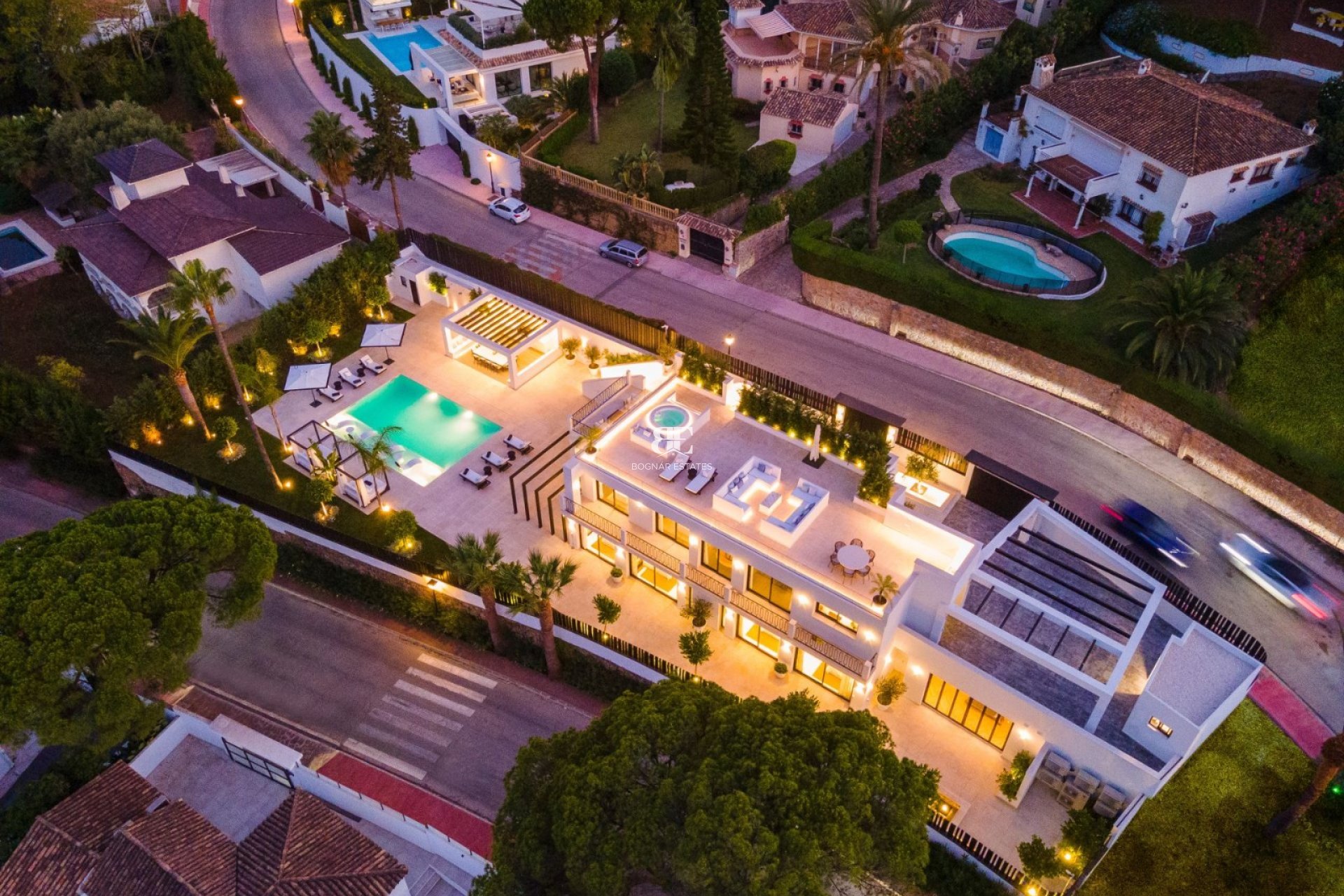 Resale - Villa -
Marbella - Nueva Andalucía