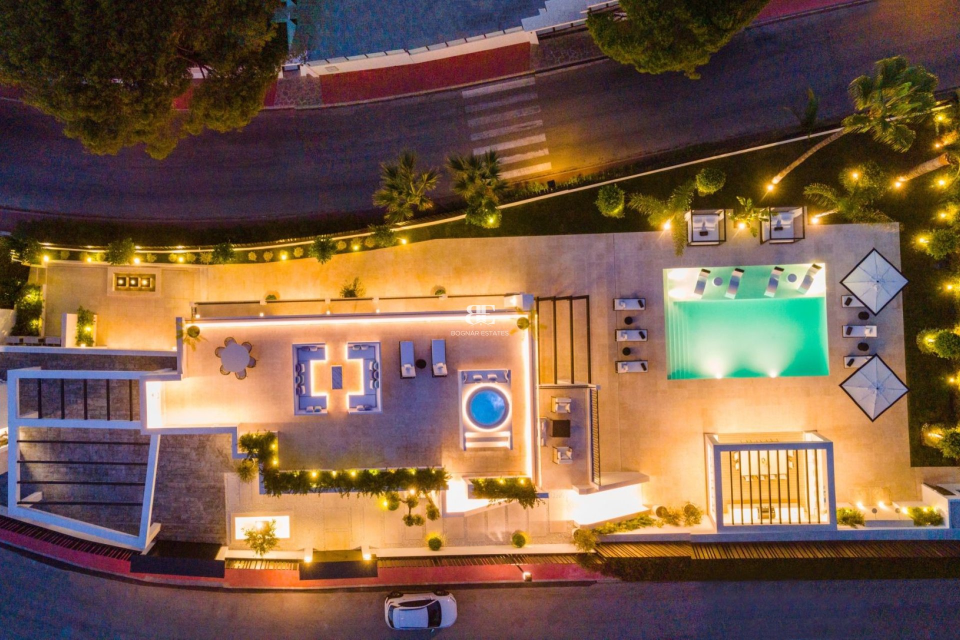 Resale - Villa -
Marbella - Nueva Andalucía