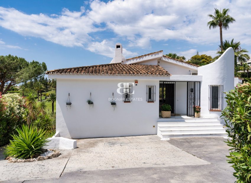 Resale - Villa -
Marbella - Nueva Andalucía