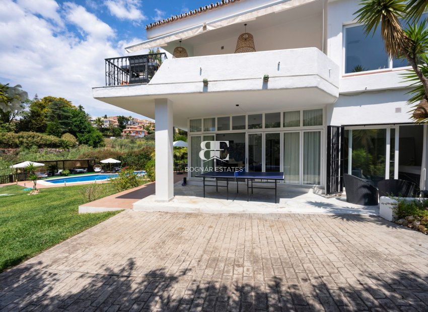 Resale - Villa -
Marbella - Nueva Andalucía