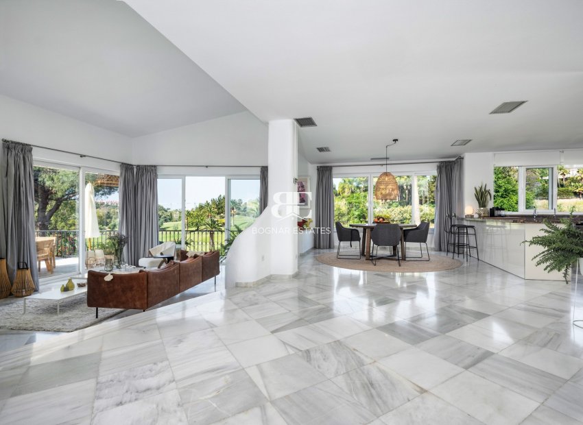 Resale - Villa -
Marbella - Nueva Andalucía