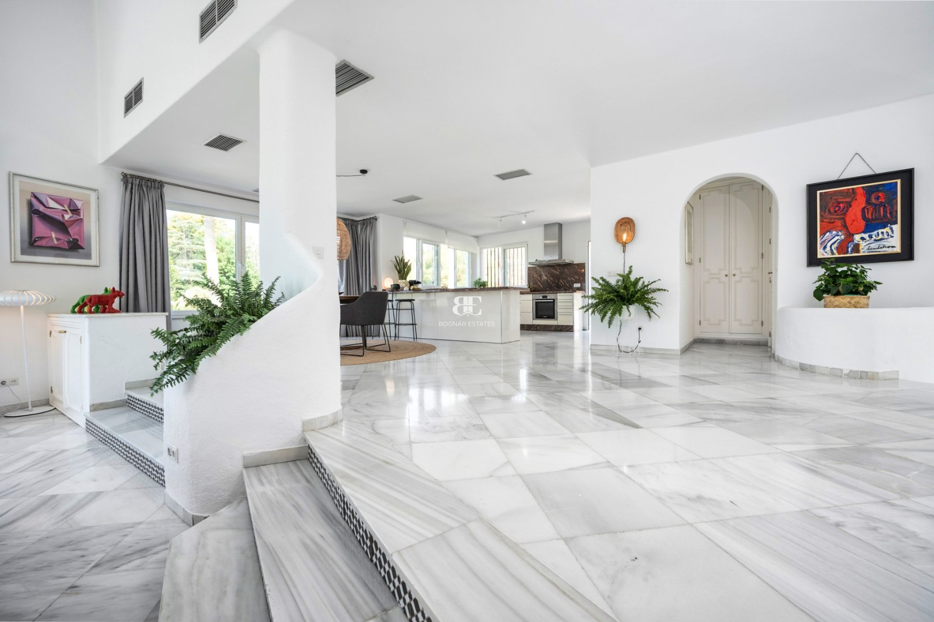 Resale - Villa -
Marbella - Nueva Andalucía
