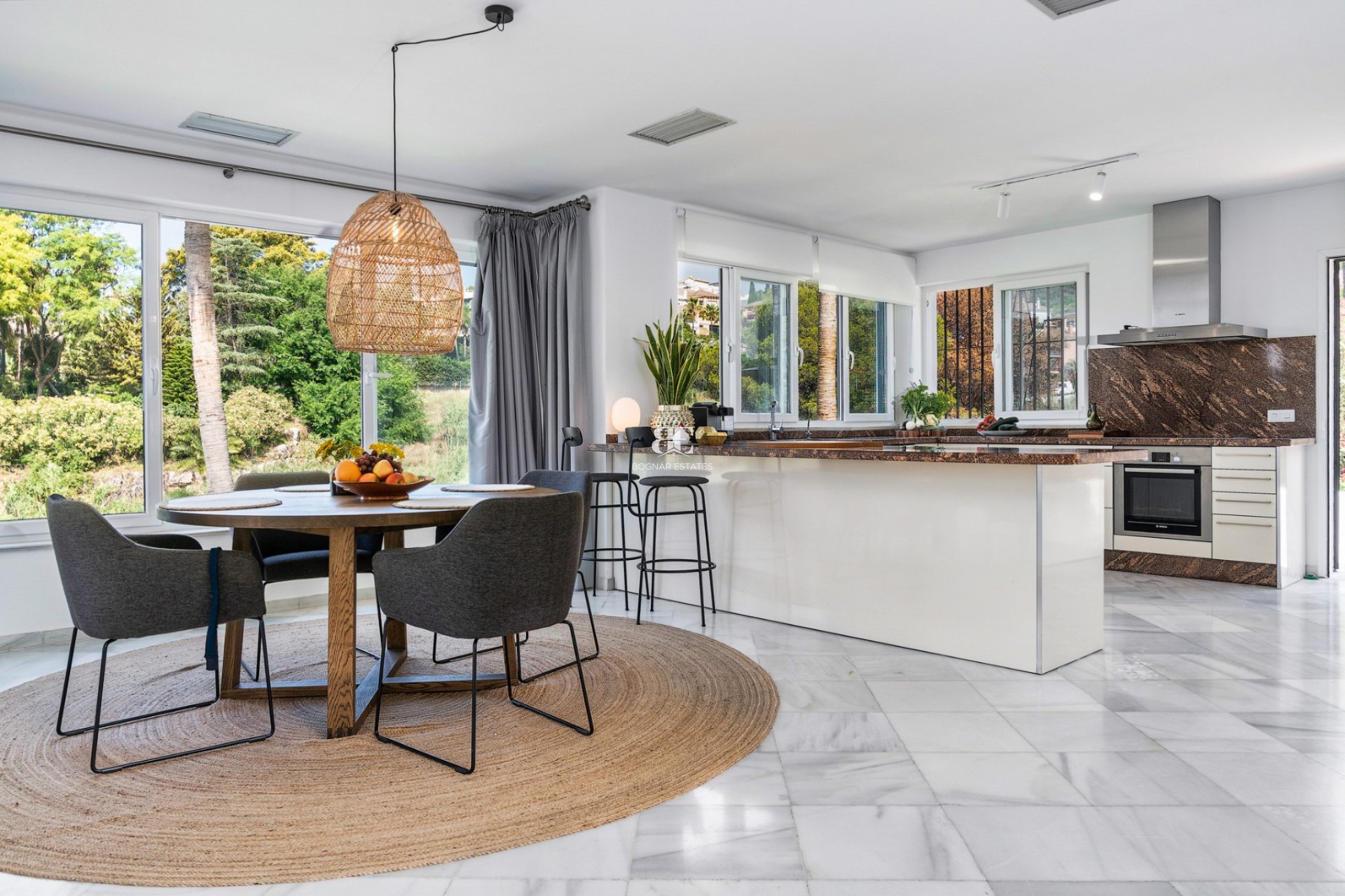Resale - Villa -
Marbella - Nueva Andalucía