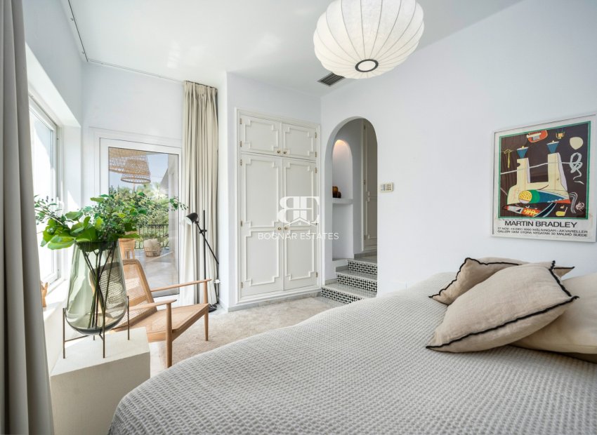 Resale - Villa -
Marbella - Nueva Andalucía