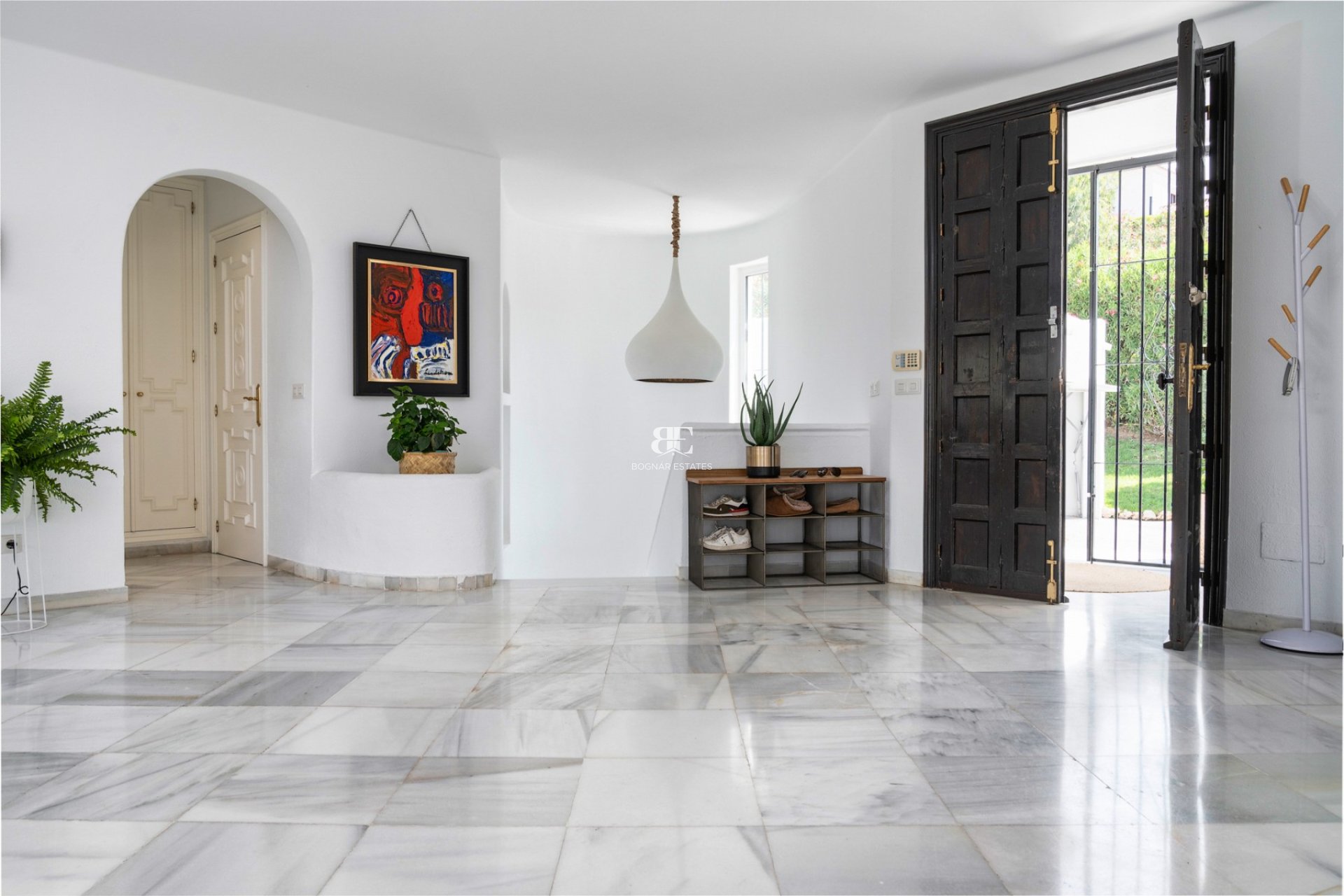 Resale - Villa -
Marbella - Nueva Andalucía