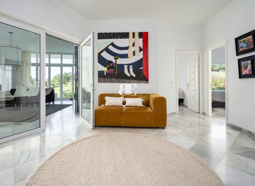Resale - Villa -
Marbella - Nueva Andalucía
