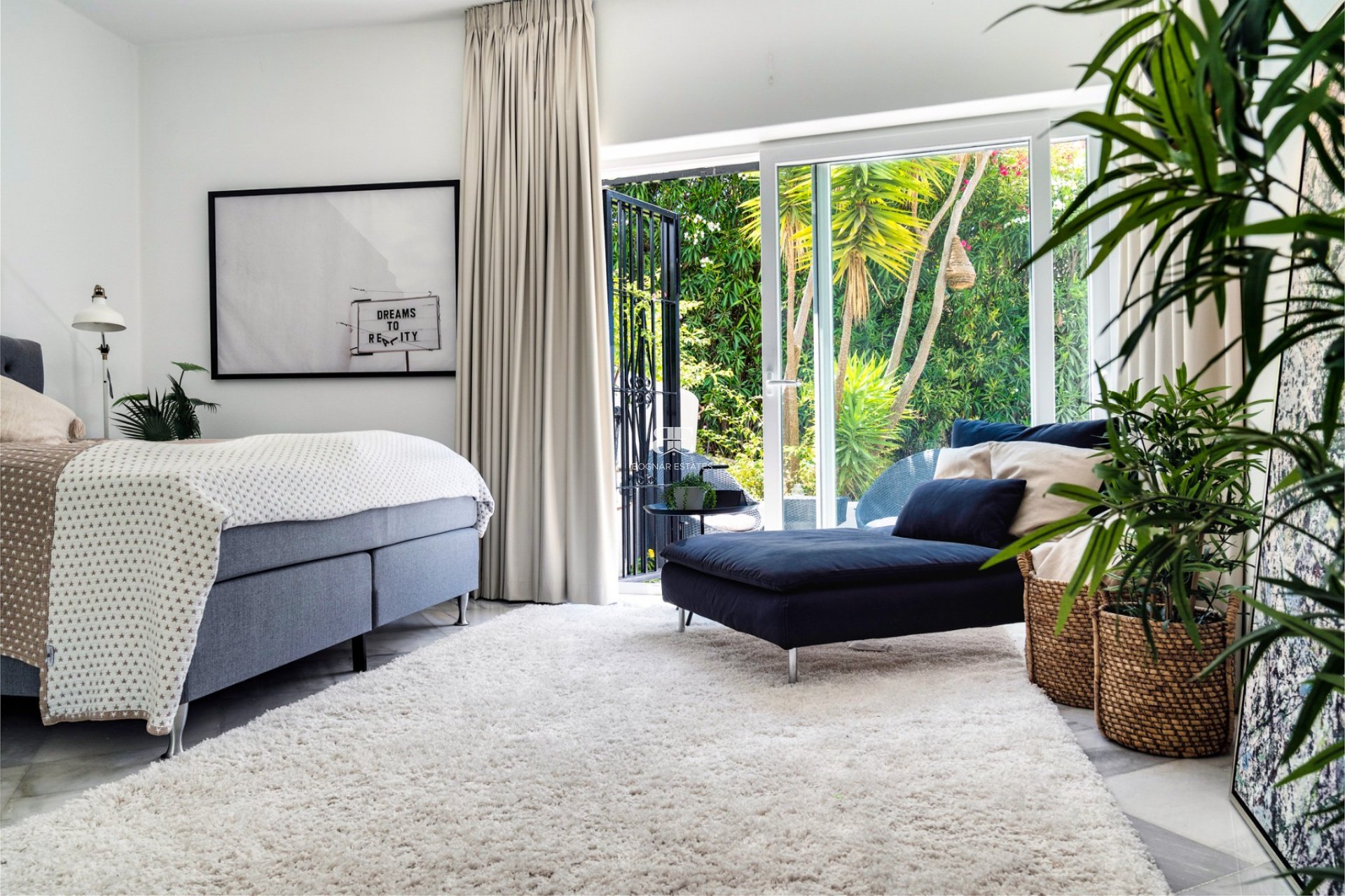 Resale - Villa -
Marbella - Nueva Andalucía