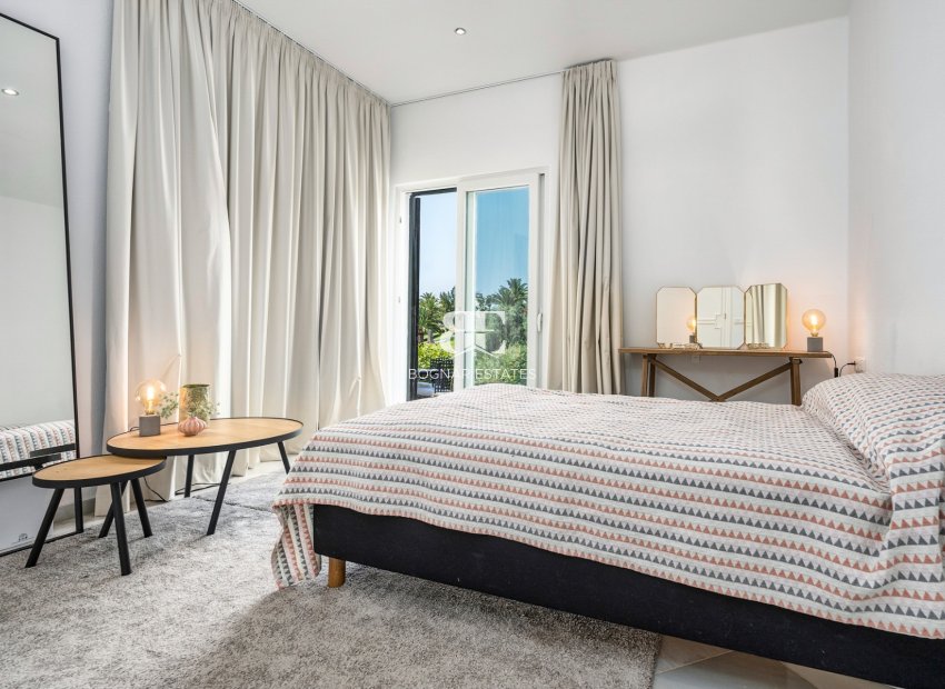 Resale - Villa -
Marbella - Nueva Andalucía