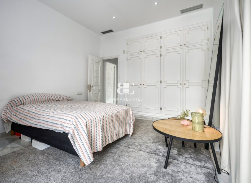 Resale - Villa -
Marbella - Nueva Andalucía