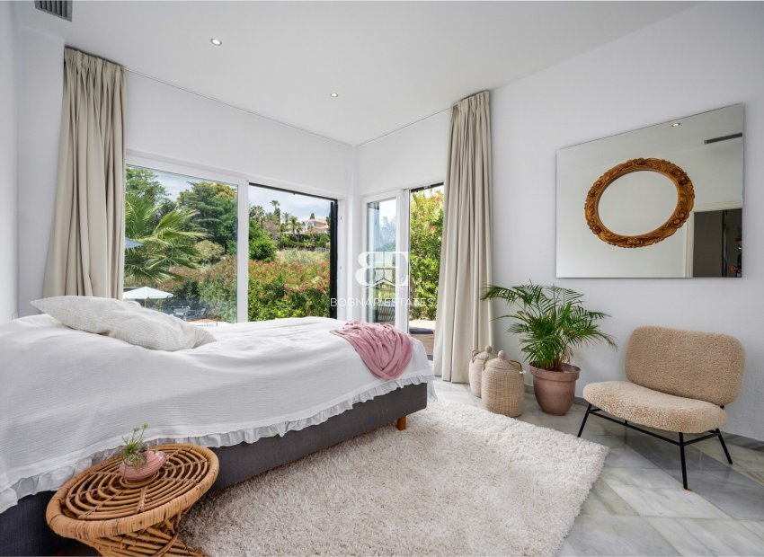 Resale - Villa -
Marbella - Nueva Andalucía