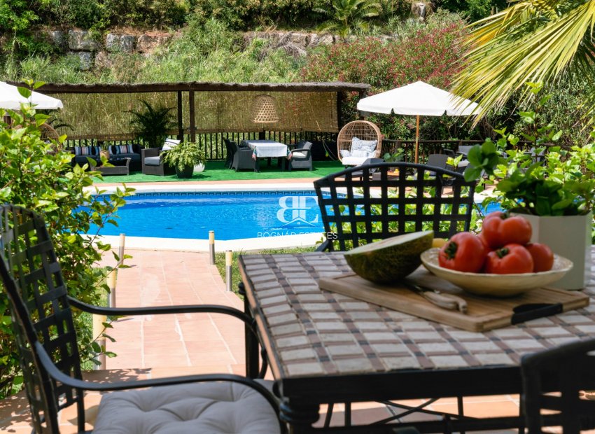 Resale - Villa -
Marbella - Nueva Andalucía