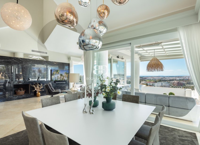 Resale - Villa -
Marbella - Nueva Andalucía