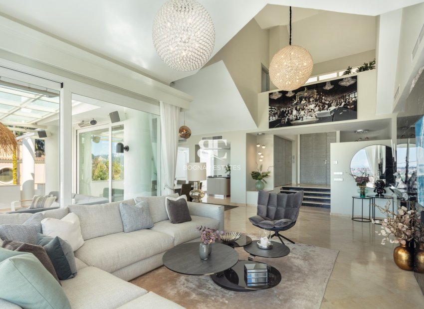 Resale - Villa -
Marbella - Nueva Andalucía