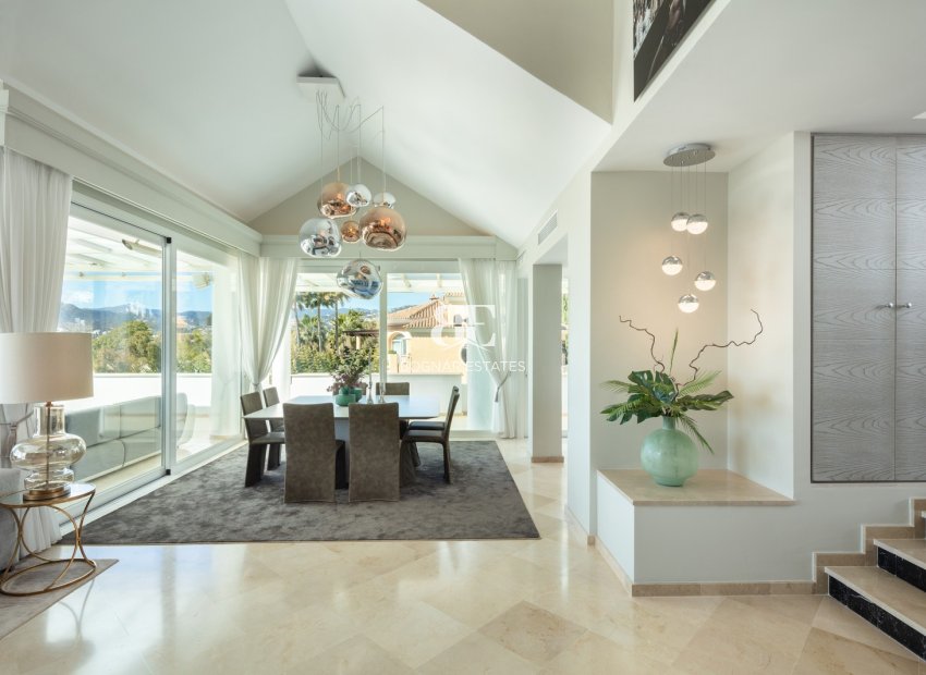 Resale - Villa -
Marbella - Nueva Andalucía