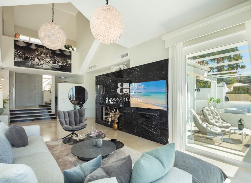 Resale - Villa -
Marbella - Nueva Andalucía