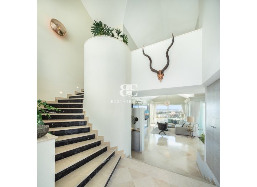Resale - Villa -
Marbella - Nueva Andalucía