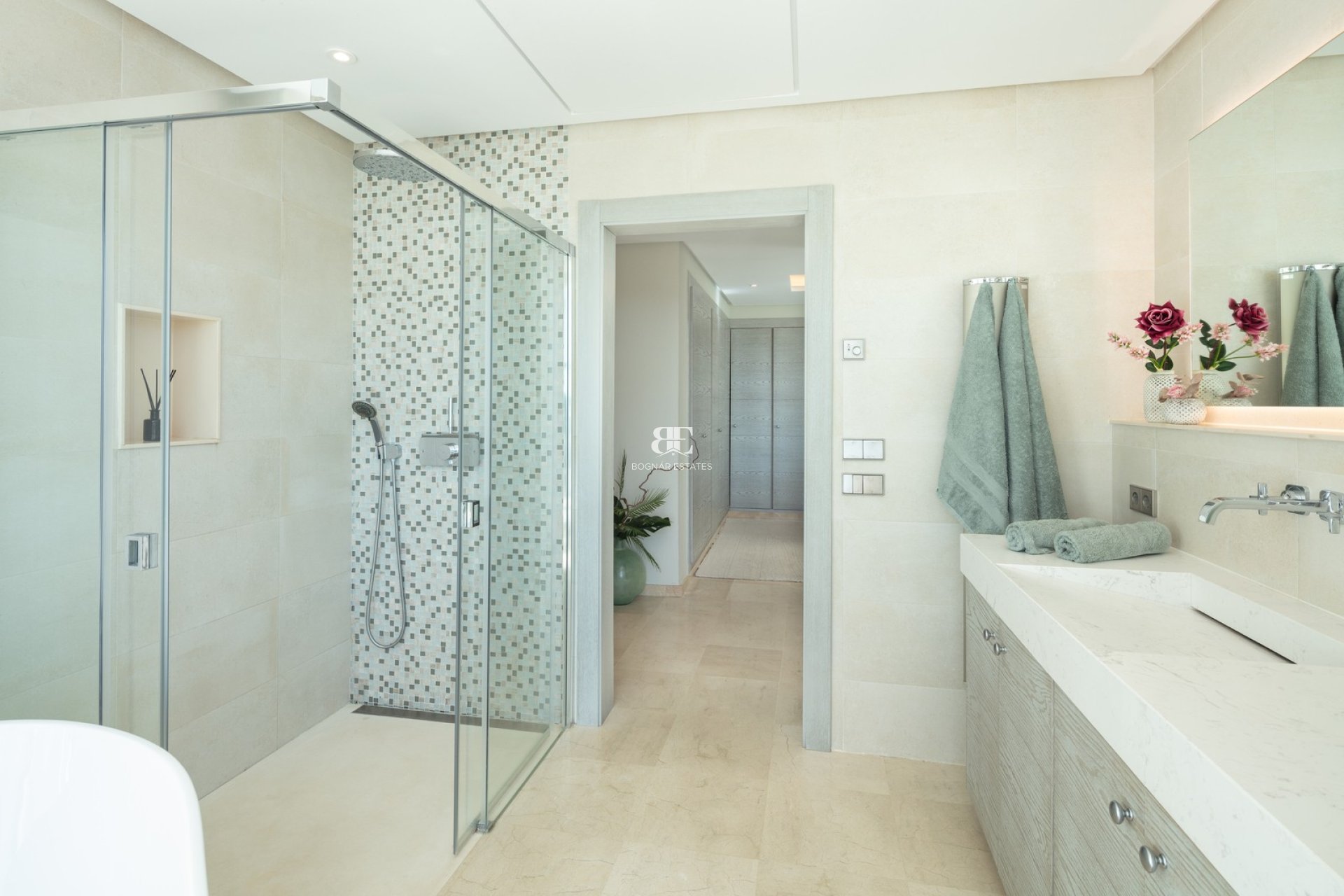 Resale - Villa -
Marbella - Nueva Andalucía