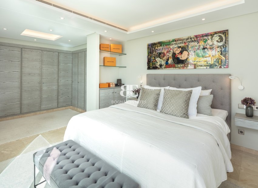 Resale - Villa -
Marbella - Nueva Andalucía