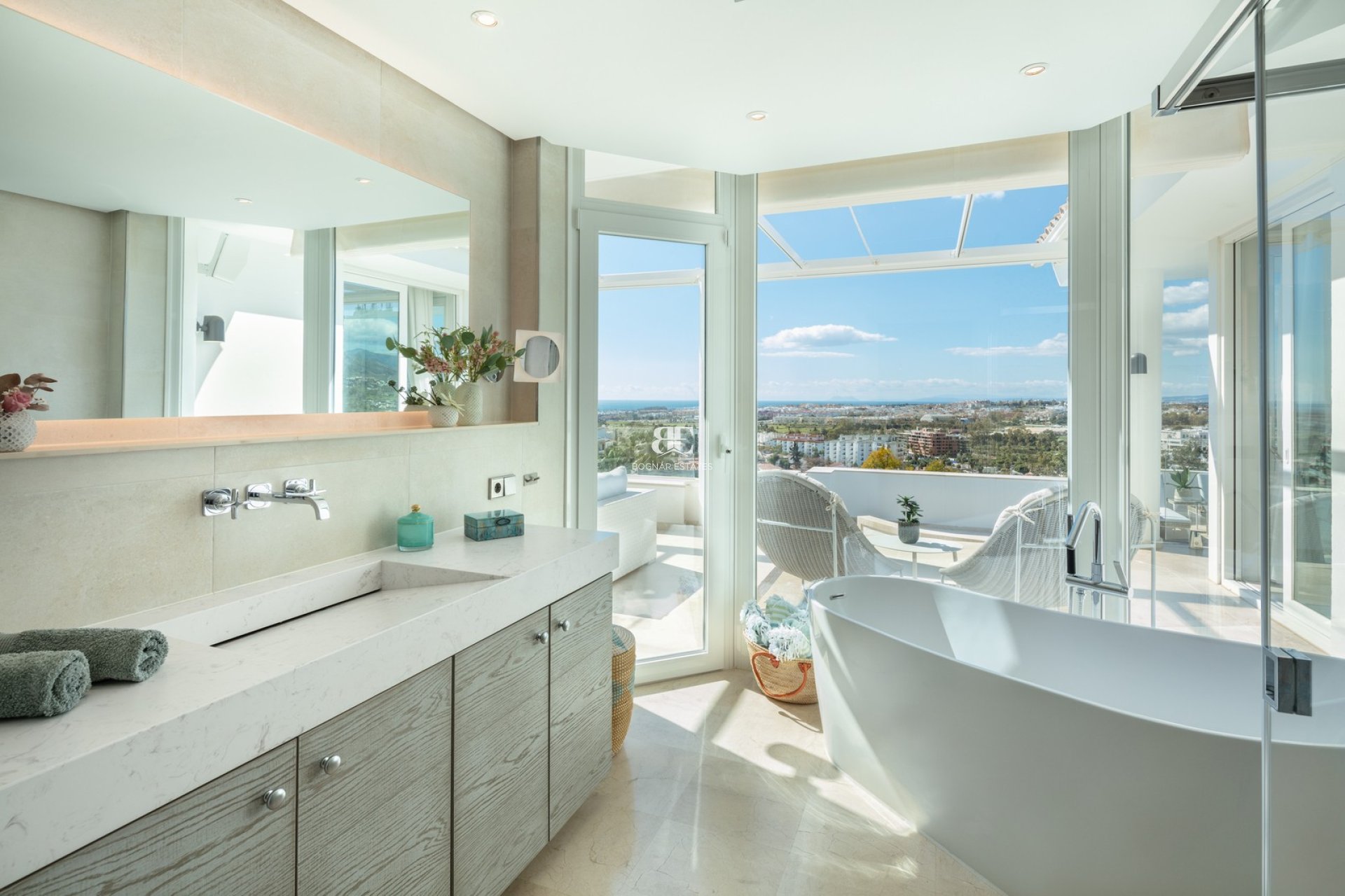 Resale - Villa -
Marbella - Nueva Andalucía