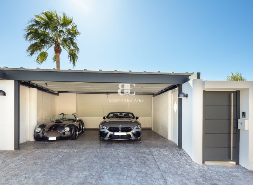Resale - Villa -
Marbella - Nueva Andalucía