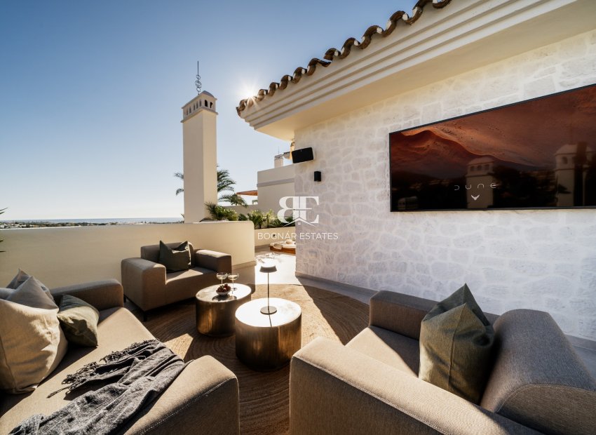 Resale - Villa -
Marbella - Nueva Andalucía