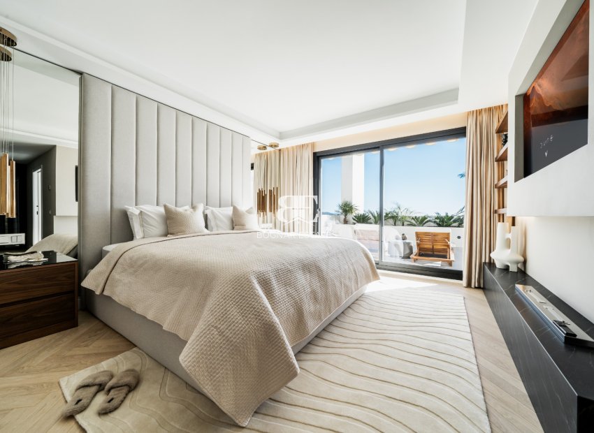 Resale - Villa -
Marbella - Nueva Andalucía