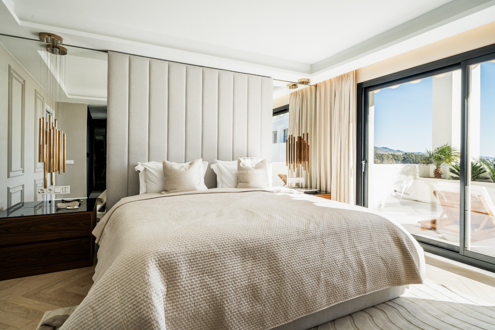 Resale - Villa -
Marbella - Nueva Andalucía