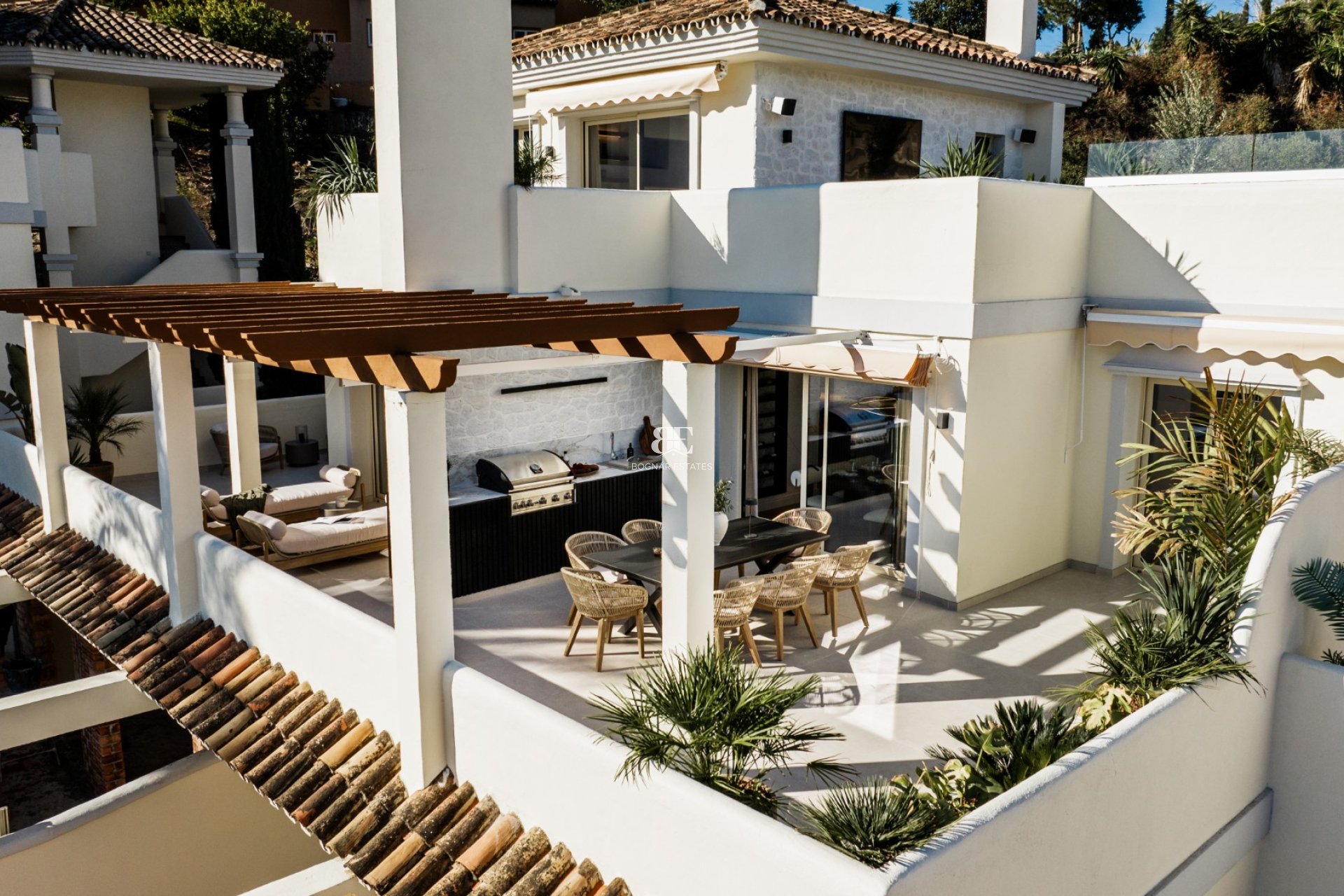 Resale - Villa -
Marbella - Nueva Andalucía