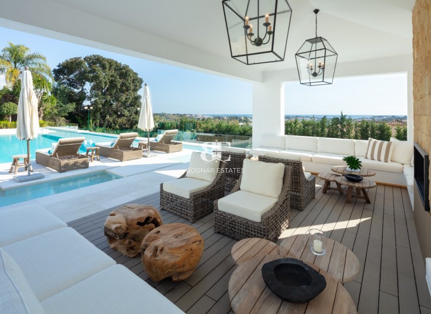 Resale - Villa -
Marbella - Nueva Andalucía