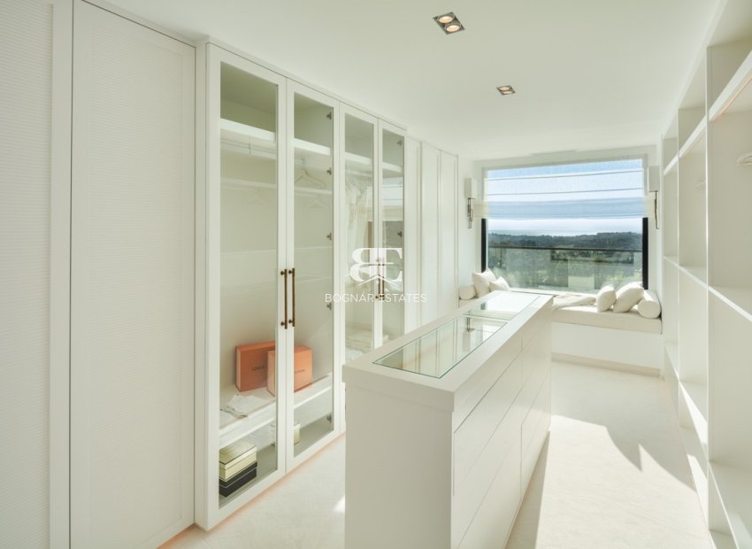 Resale - Villa -
Marbella - Nueva Andalucía