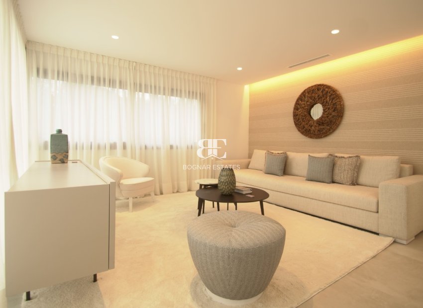 Resale - Villa -
Marbella - Nueva Andalucía