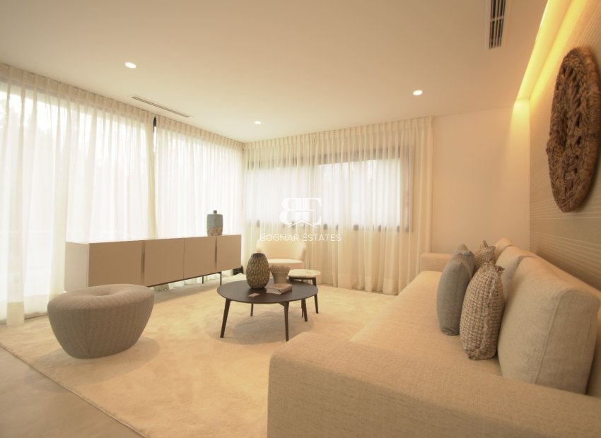 Resale - Villa -
Marbella - Nueva Andalucía