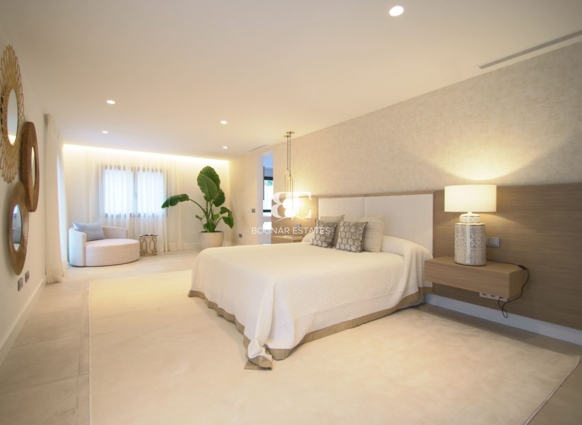 Resale - Villa -
Marbella - Nueva Andalucía