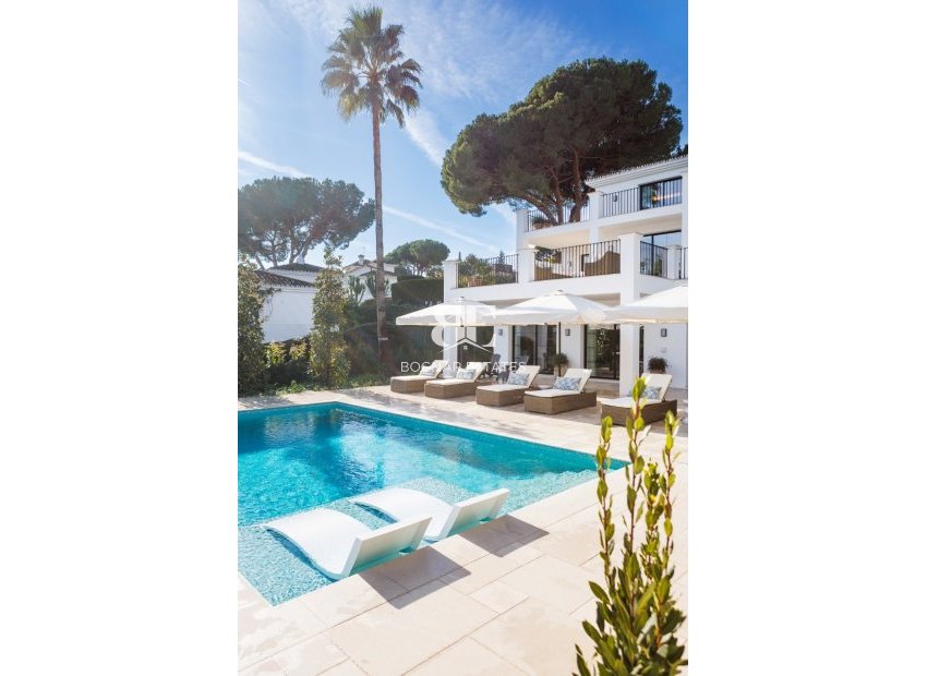 Resale - Villa -
Marbella - Nueva Andalucía