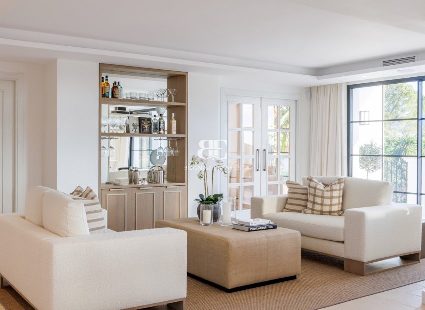 Resale - Villa -
Marbella - Nueva Andalucía